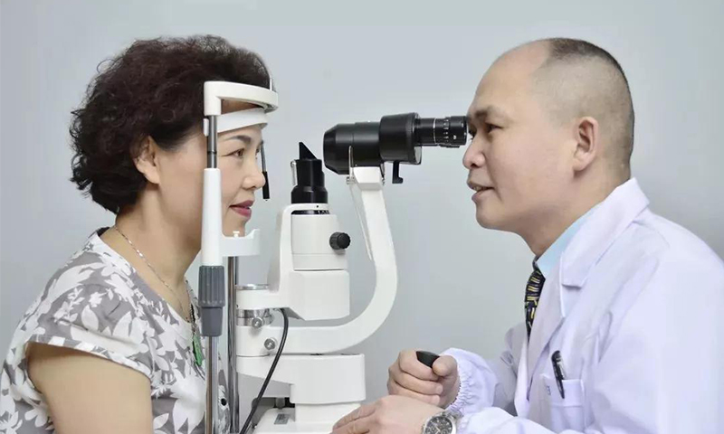 選購老花鏡為什么要先行驗(yàn)光？